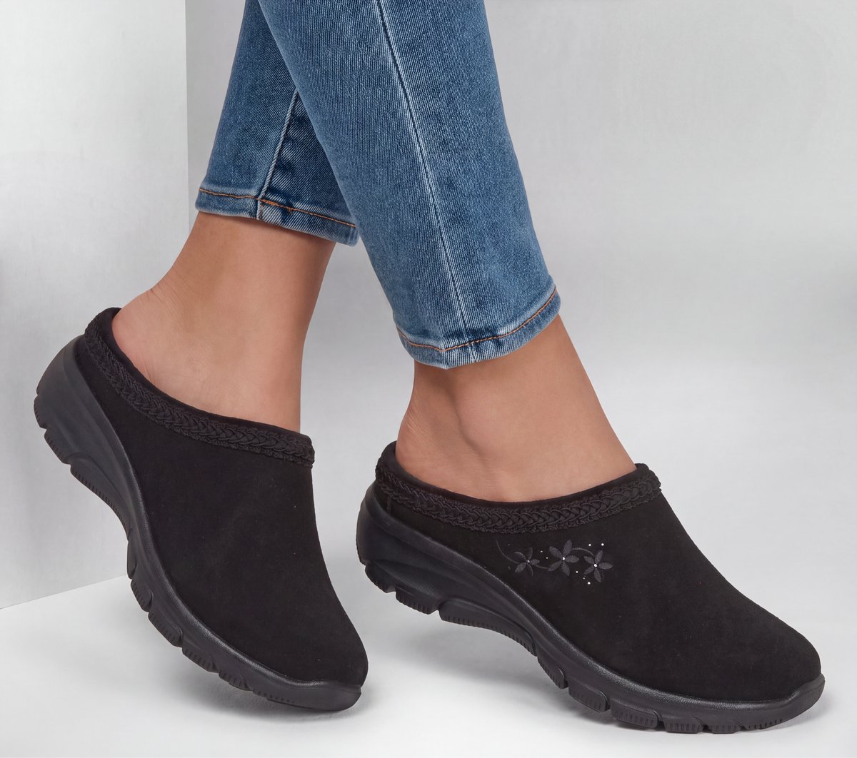 Skechers Relaxed Fit: Easy Going - Soft Charm