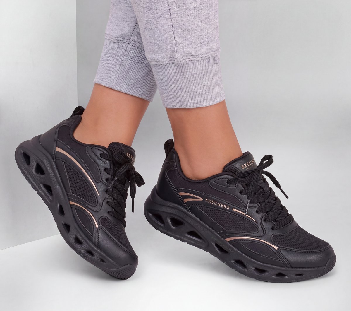 Skechers UNO Glide-Step Lite